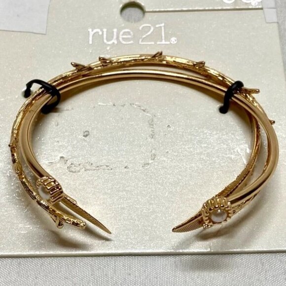 Rue 21 Women's Goldtone Fashion Bangle Set 3 Pack Gold Leaf Stackable NWT - Picture 2 of 7